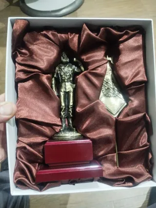 Figura Legión Guión Bronce