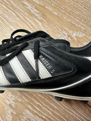 Zapatos Adidas Kaiser 5 Negro/Blanco