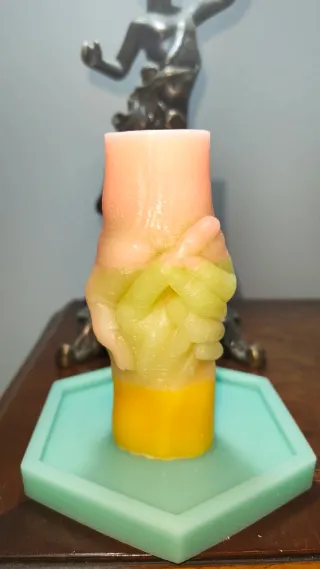 Vela decorativa manos aromáticas