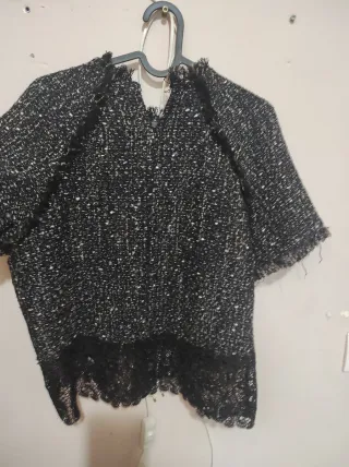 Blusa Tweed Negra con Encaje