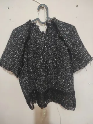 Blusa Tweed Negra con Encaje