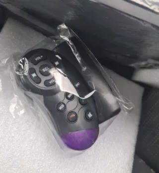 Radio 2 DIN 7018B con Mando