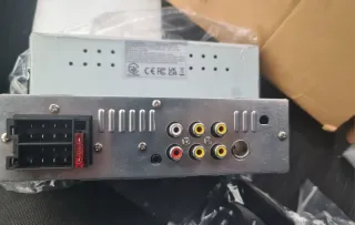 Radio 2 DIN 7018B con Mando