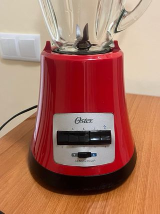 Licuadora Oster Roja