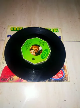 Disco vinilo single Gaby, Fofo y Miliki con Fofito