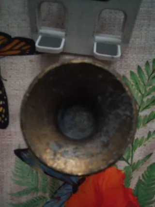 Vaso decorativo in metallo