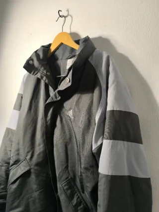 Chaqueta Adidas Negra y Gris