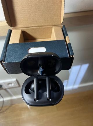 Auriculares Poly Voyager Free 60 + UC Negros