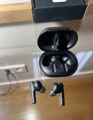 Auriculares Poly Voyager Free 60 + UC Negros