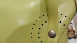 Borsa Coccinelle verde chiaro tutta pelle