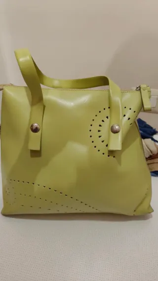 Borsa Coccinelle verde chiaro tutta pelle