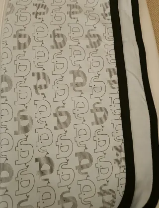 Copertina Kissy Kissy cotone nuova con cartellino.