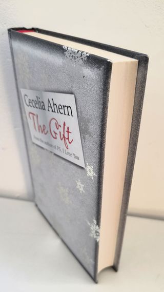 The Gift - Cecelia Ahern. (English)