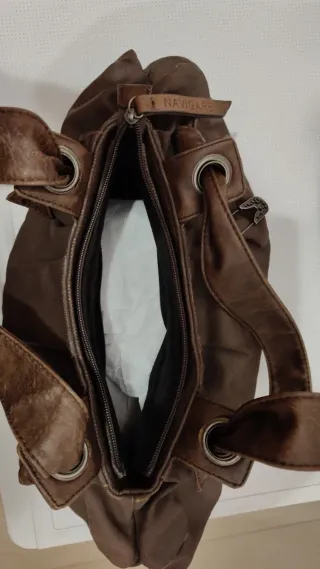 Borsa marrone in pelle e tessuto