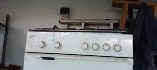 Cocina y horno Crolls casi nuevos