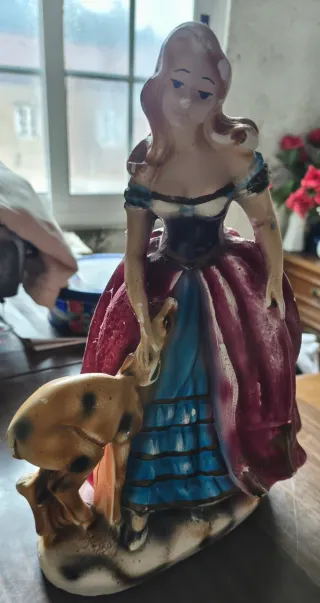 Figura cerámica vintage mujer y ciervo