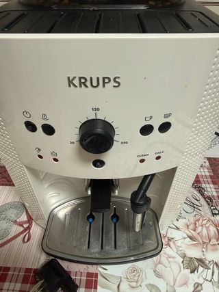 Oportunidad Cafetera Krups EA 8108 Blanca