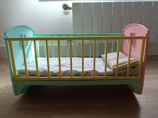 Cuna Nenuco antigua y sillita