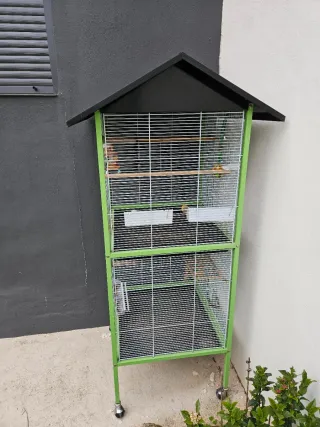 Jaula voladera con ruedas