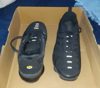 Zapatillas Nike Vapormax  Color: Negro.