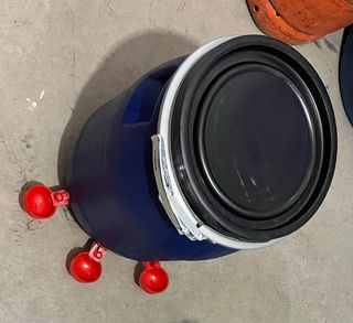 Bebedero gallinas 30L