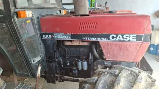 Tractor Case International 685