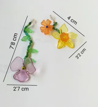 Pendientes acrílicos flores asimétricos