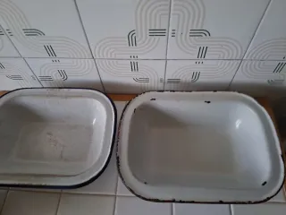 Cazuelas y fuentes antiguas