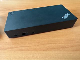 Dock Lenovo USB-C incluye Cable