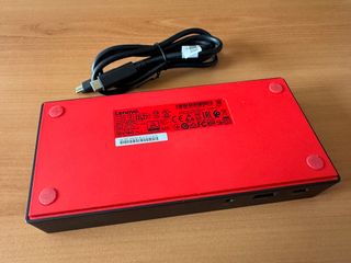 Dock Lenovo USB-C incluye Cable
