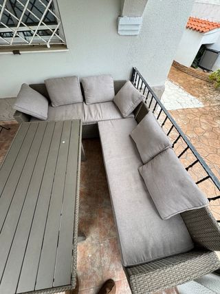 Conjunto Sofá y Mesa Terraza.