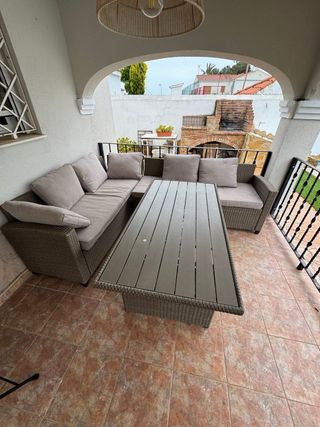 Conjunto Sofá y Mesa Terraza.