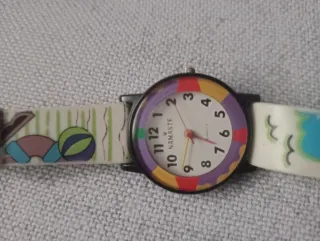 Reloj Namaste Multicolor. Muy práctico y original.