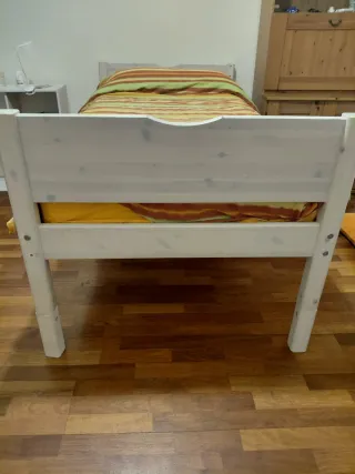 Cama, Armario y Estantería Dormitorio Flexa