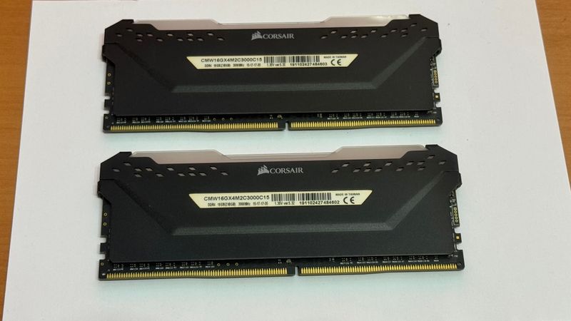 Corsair Vengeance PRO DDR4 16GB (2x8GB) RGB