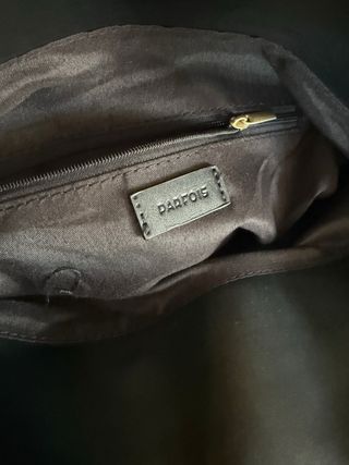 Bolso Parfois negro tachas doradas nuevo