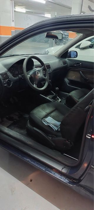 Volkswagen Golf 2000