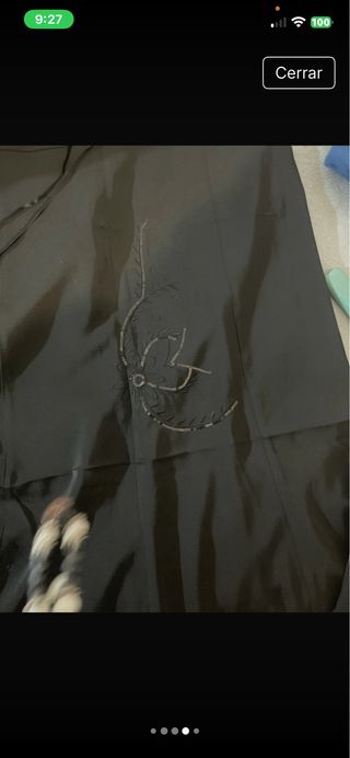 Falda midi negra bordada con cordones