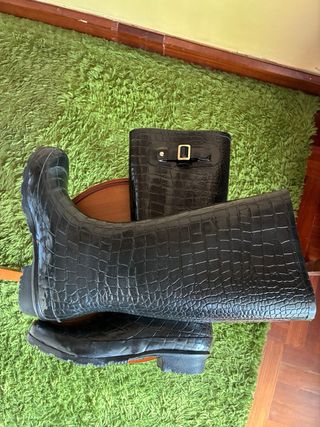 Botas altas negras efecto cocodrilo