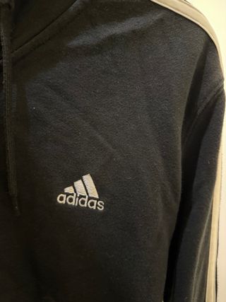 Felpa Adidas con zip e strisce