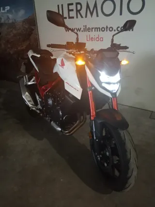 Honda Hornet 750 Blanca