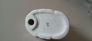 Statuetta Capodimonte bambina con liuto cm. 9