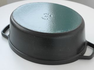 Cocotte ovalada hierro fundido STAUB 30 cm