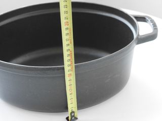 Cocotte ovalada hierro fundido STAUB 30 cm