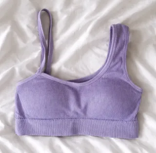Top deportivo lila acanalado