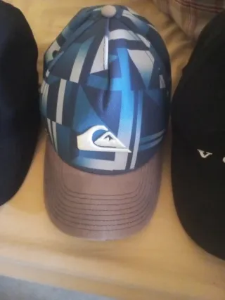 Lote 3 Gorras Quiksilver y Volvo