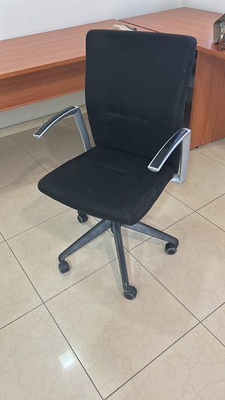 Escritorio de oficina madera y plástico