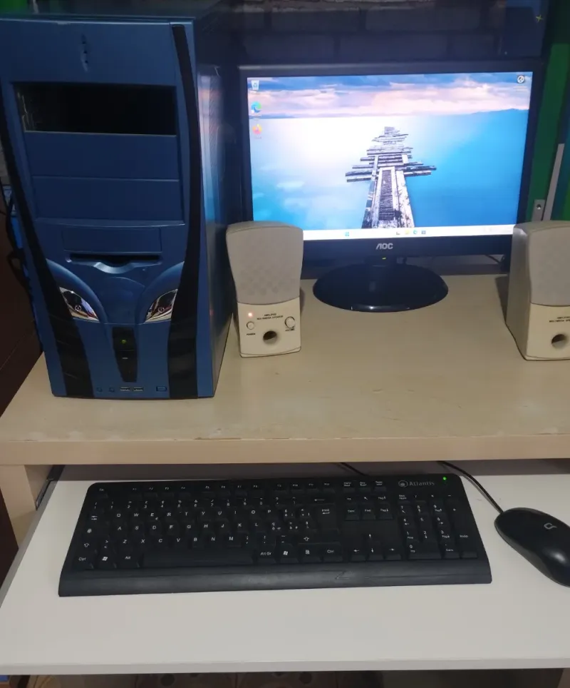 Computadora de escritorio AOC afbeelding 2