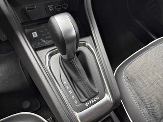 RENAULT Captur E-TECH  Techno Fast Track 105kW