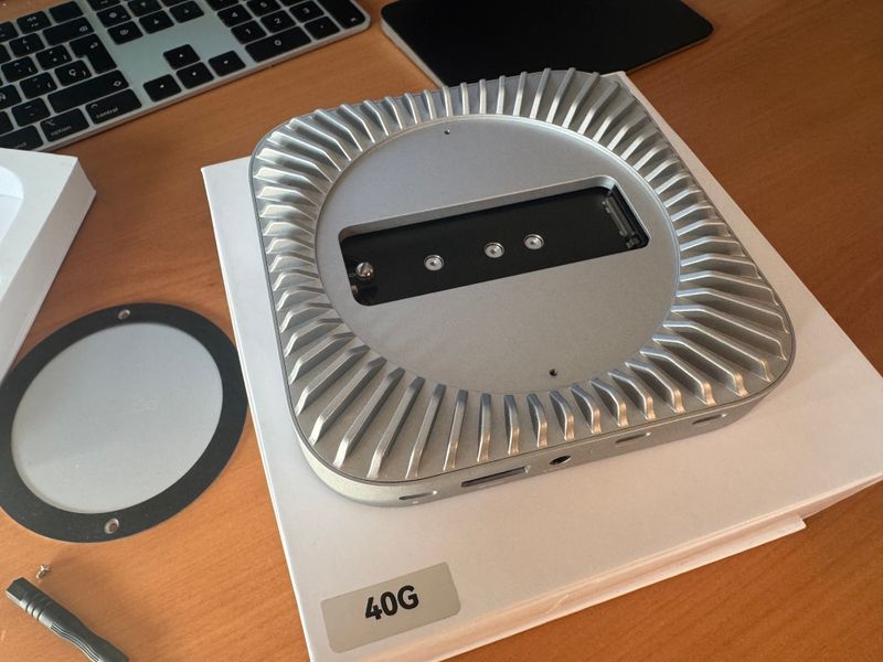 WD Black 2Tb sin uso + Mac mini M4 Dock Stand 40G afbeelding 8
